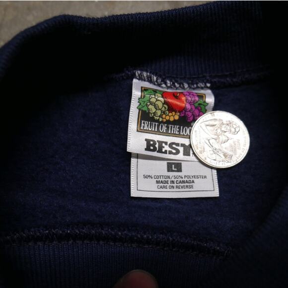 Vintage Y2K Christmas Sweatshirt - Picture 3 of 6